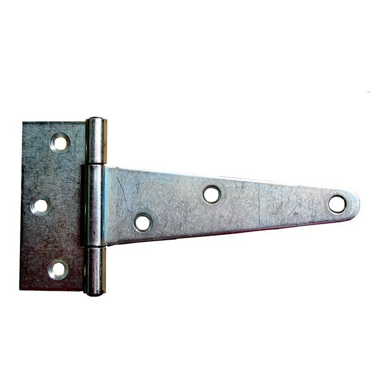 Ein Metallklappenscharnier mit einer rechteckigen Platte auf der linken Seite mit drei Löchern und einem sich verjüngenden Arm auf der rechten Seite mit drei weiteren Löchern.