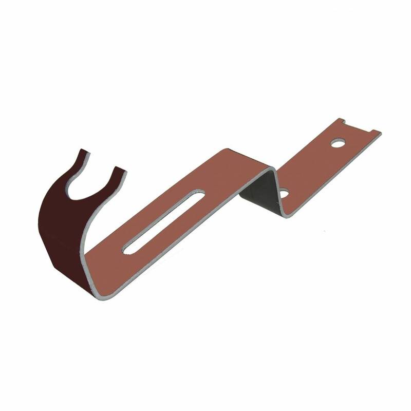 Eine Metallhalterung mit brauner Beschichtung weist an einem Ende eine U-Form und auf der anderen Seite eine flache, schlitzförmige Oberfläche auf, die zum Montieren oder zur Unterstützung verwendet wird.