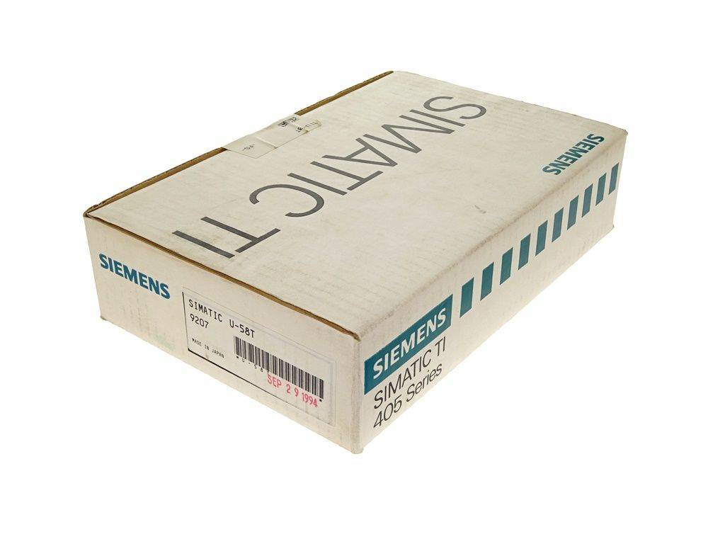 Ein Karton mit dem Etikett „Siemens SIMATIC TI