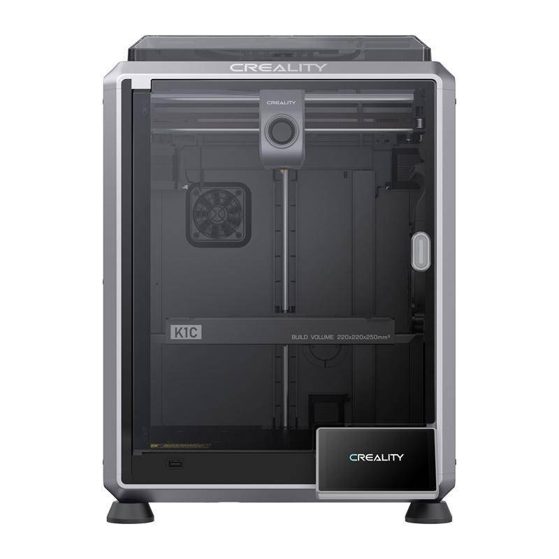Ein 3D-Drucker von Creality mit transparenter Fronttür, die seine internen Komponenten zeigt. Das Modell ist mit „K1C