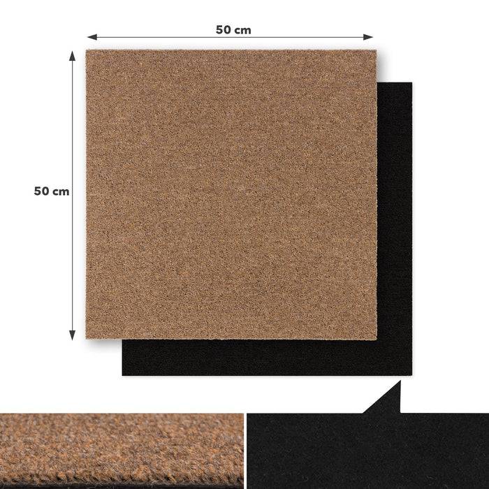 Eine quadratische Korkmatte, 50 cm x 50 cm, dargestellt auf einer schwarzen quadratischen Matte. Nahaufnahme der Korktextur unten links.
