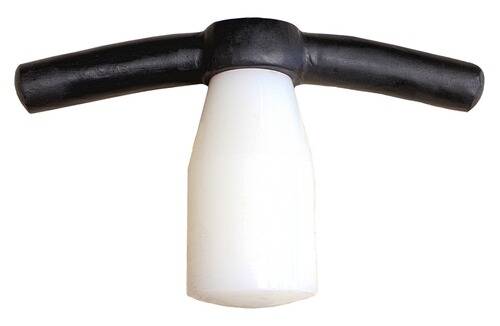 Ein weißer, kegelförmiger Kunststoffgegenstand mit einem schwarzen T-förmigen Griff, der einem Handwerkzeug oder einer Ausrüstung aus einer bestimmten Branche ähnelt.