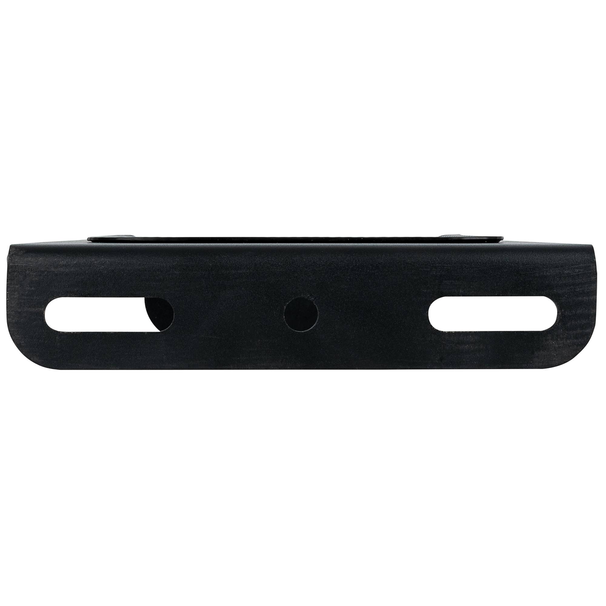 Ein schwarzes, rechteckiges Objekt mit abgerundeten Schlitzen auf beiden Seiten, möglicherweise Teil von Befestigungshardware, vor einem dunklen Hintergrund betrachtet.