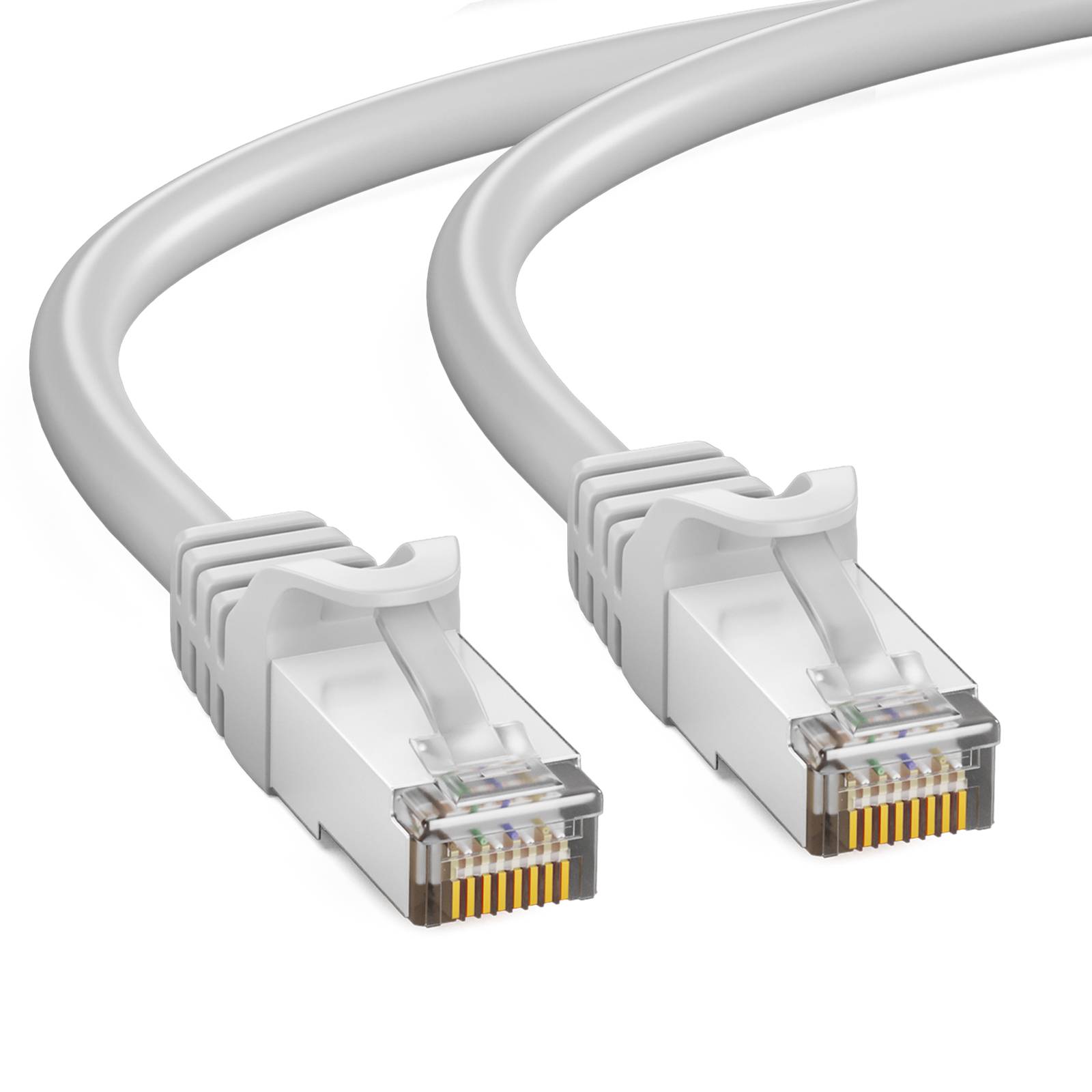 Zwei weiße Ethernet-Kabel mit durchsichtigen Steckern, locker aufgerollt vor weißem Hintergrund, die Netzwerkverbindung repräsentierend.
