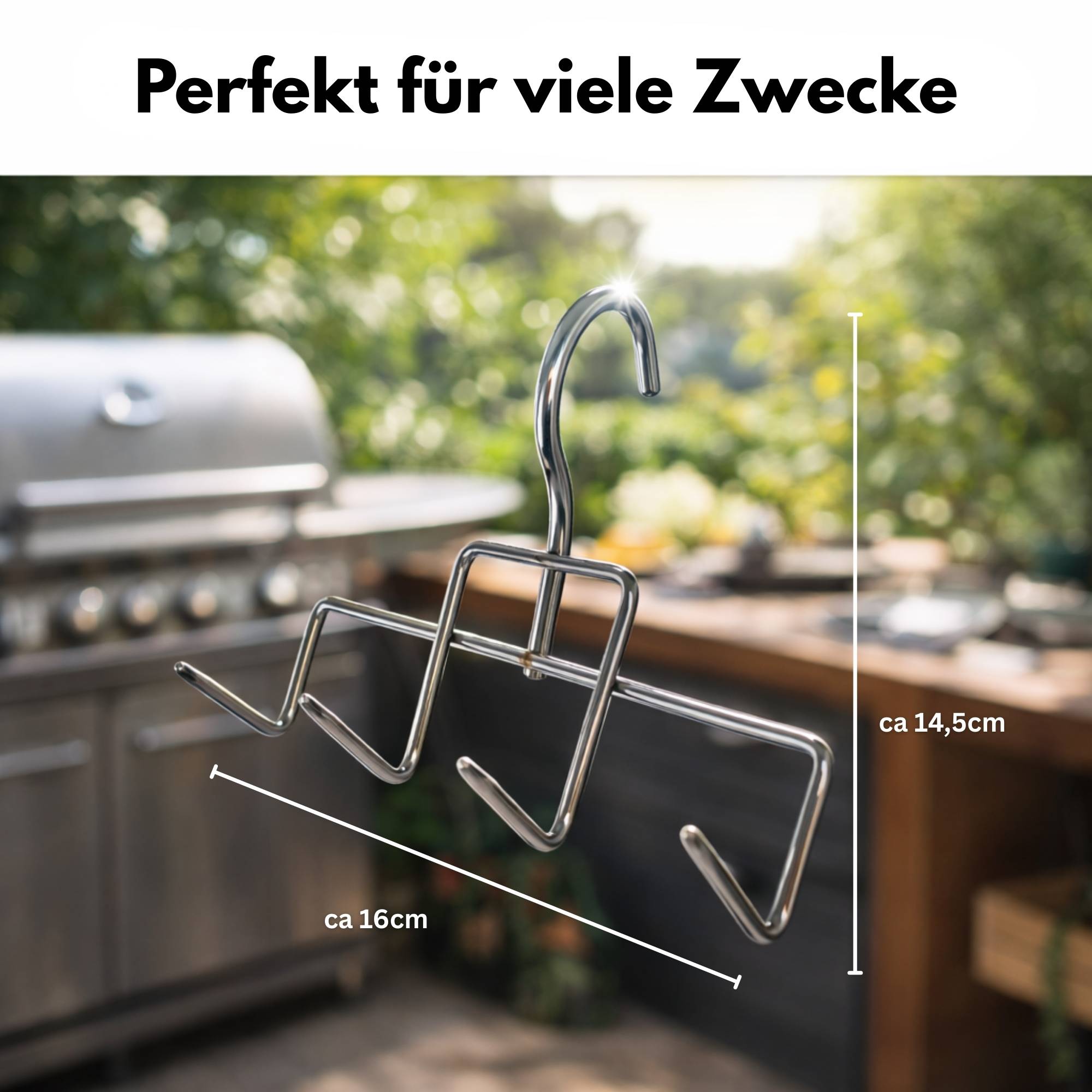 „Metallhaken für verschiedene Zwecke, Abmessungen ungefähr 16 cm breit und 14,5 cm hoch, im Freien mit einem Grill im Hintergrund dargestellt.