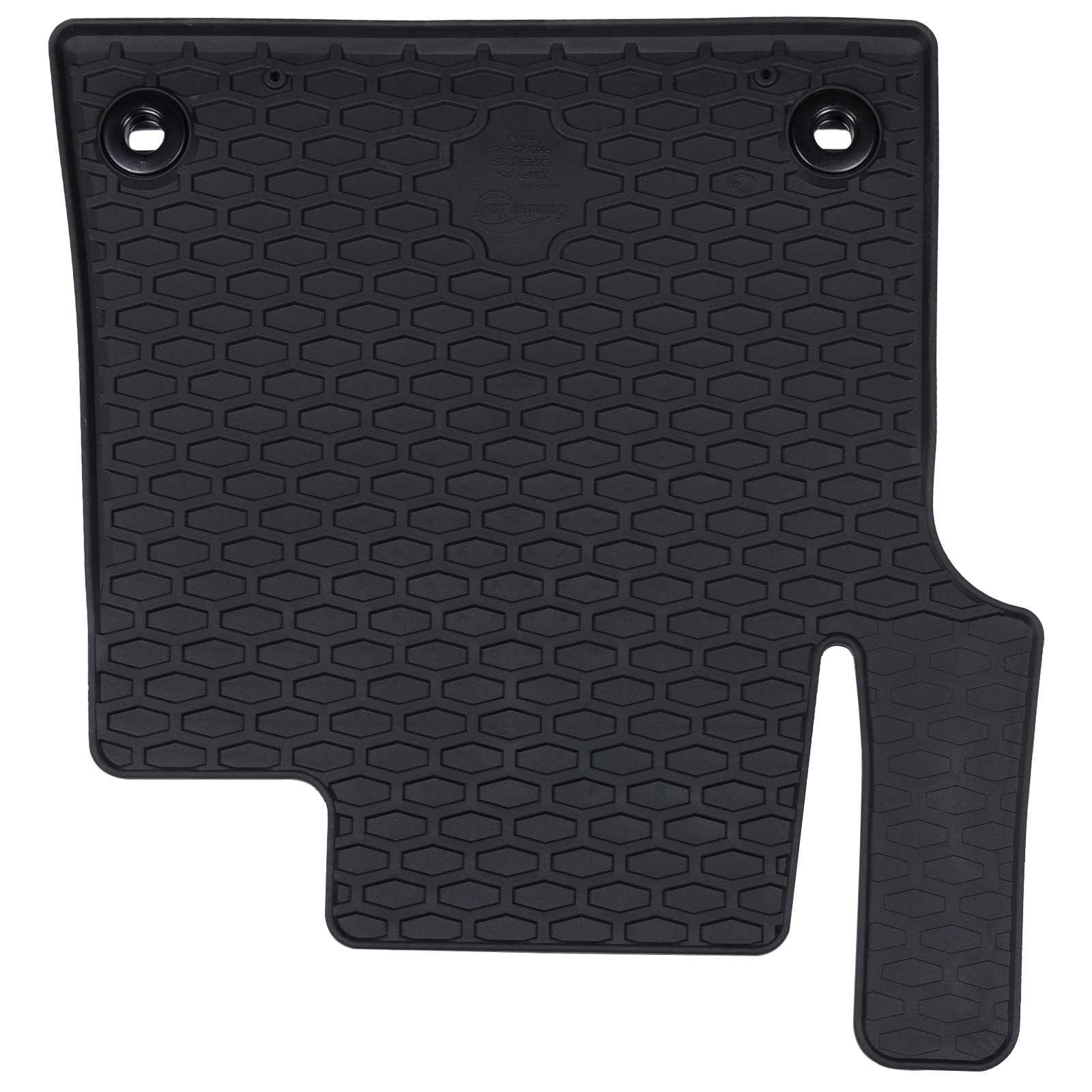 Eine schwarze Autofußmatte mit einem sechseckigen Muster und zwei Befestigungslöchern oben, entwickelt für ein bestimmtes Fahrzeugmodell.