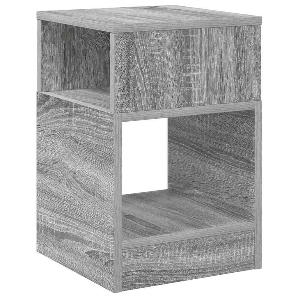 Ein kleiner, zweistöckiger hölzerner Beistelltisch mit einer grauem Holzmaserungsfinish, mit quadratischer Tischplatte und offenem Fachdesign zur Aufbewahrung.