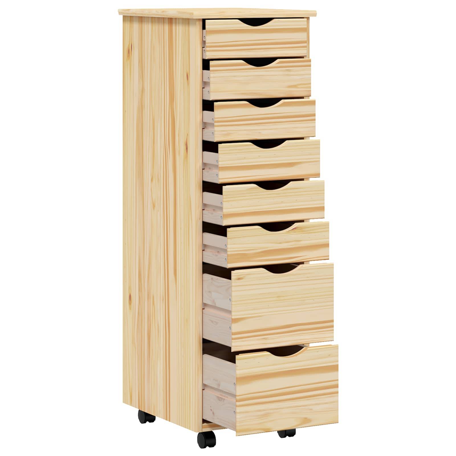 Eine hohe Holzlagereinheit mit acht Schubladen und Rädern, bei der verschiedene Größen offen sind und Innenräume zeigen, wobei das Design hervorgehoben wird.