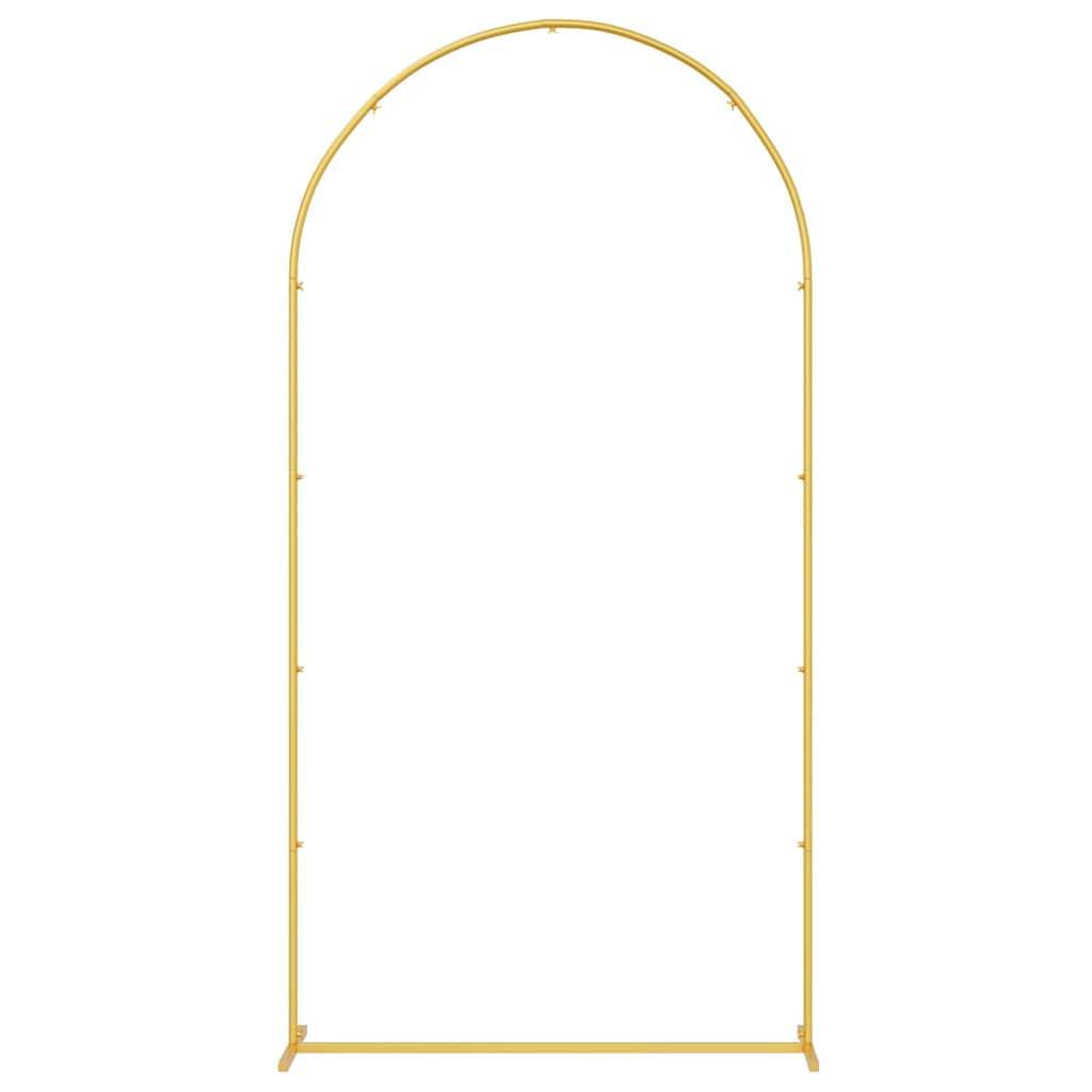 Ein Holzschrank mit drei Glastüren, von denen jede drei Regale zeigt. Der Schrank hat eine helle Holzoberfläche und ein minimalistisches Design.