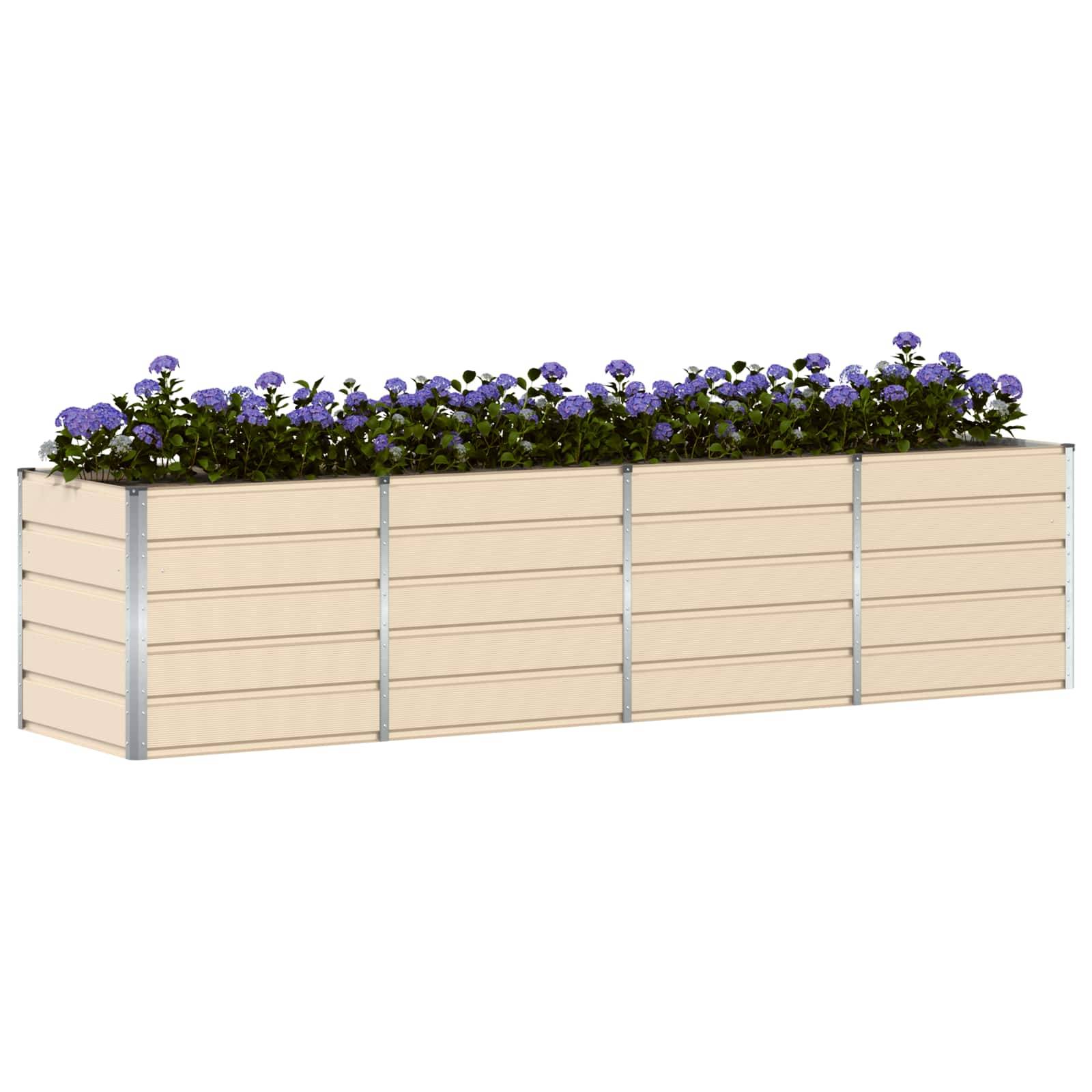 Ein rechteckiger beiger Pflanzkübel mit horizontalen Lamellen, gefüllt mit leuchtend violetten Blüten.