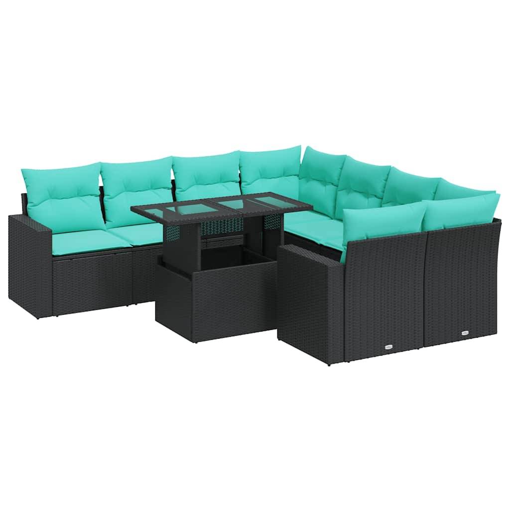 Gartengarnitur mit schwarzem Rattanlounge-Sofa mit türkisfarbenen Kissen und einem rechteckigen Glastisch mit Metallrahmen in der Mitte.