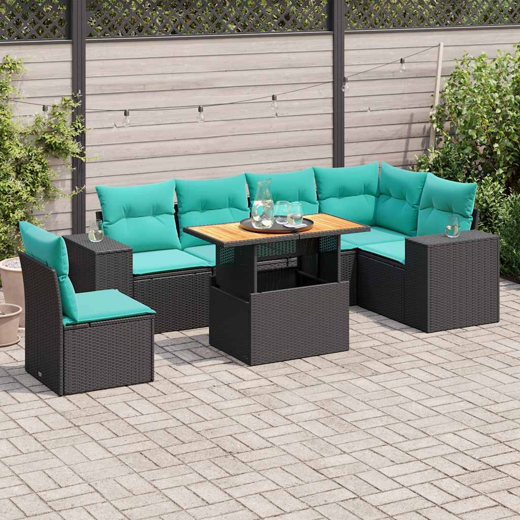 Gartenmöbel-Set im Freien mit türkisfarbenen Kissen, bestehend aus einer Eckgarnitur und zwei Sesseln um einen rechteckigen Couchtisch auf einer Backstein-Terrasse.