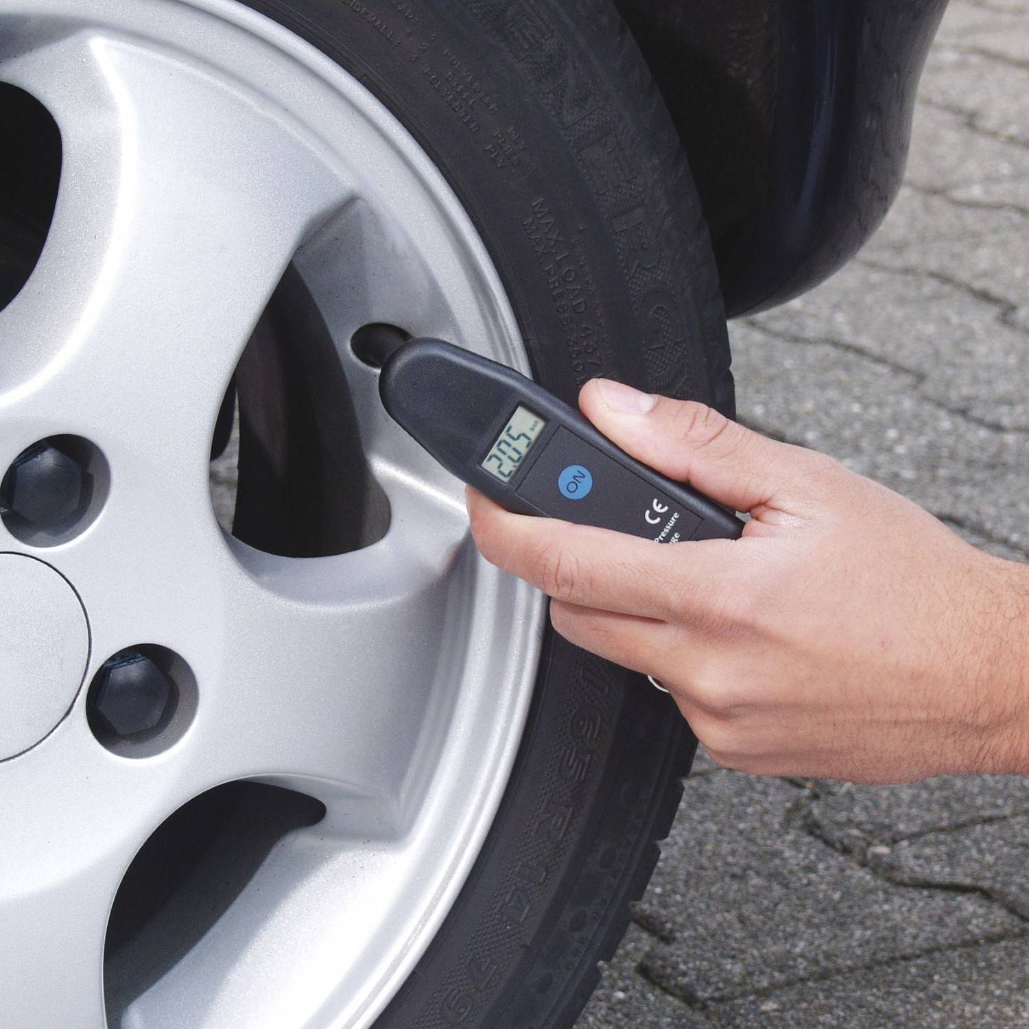Reifendruckprüfer Digital 7 Bar mit LCD-Display
