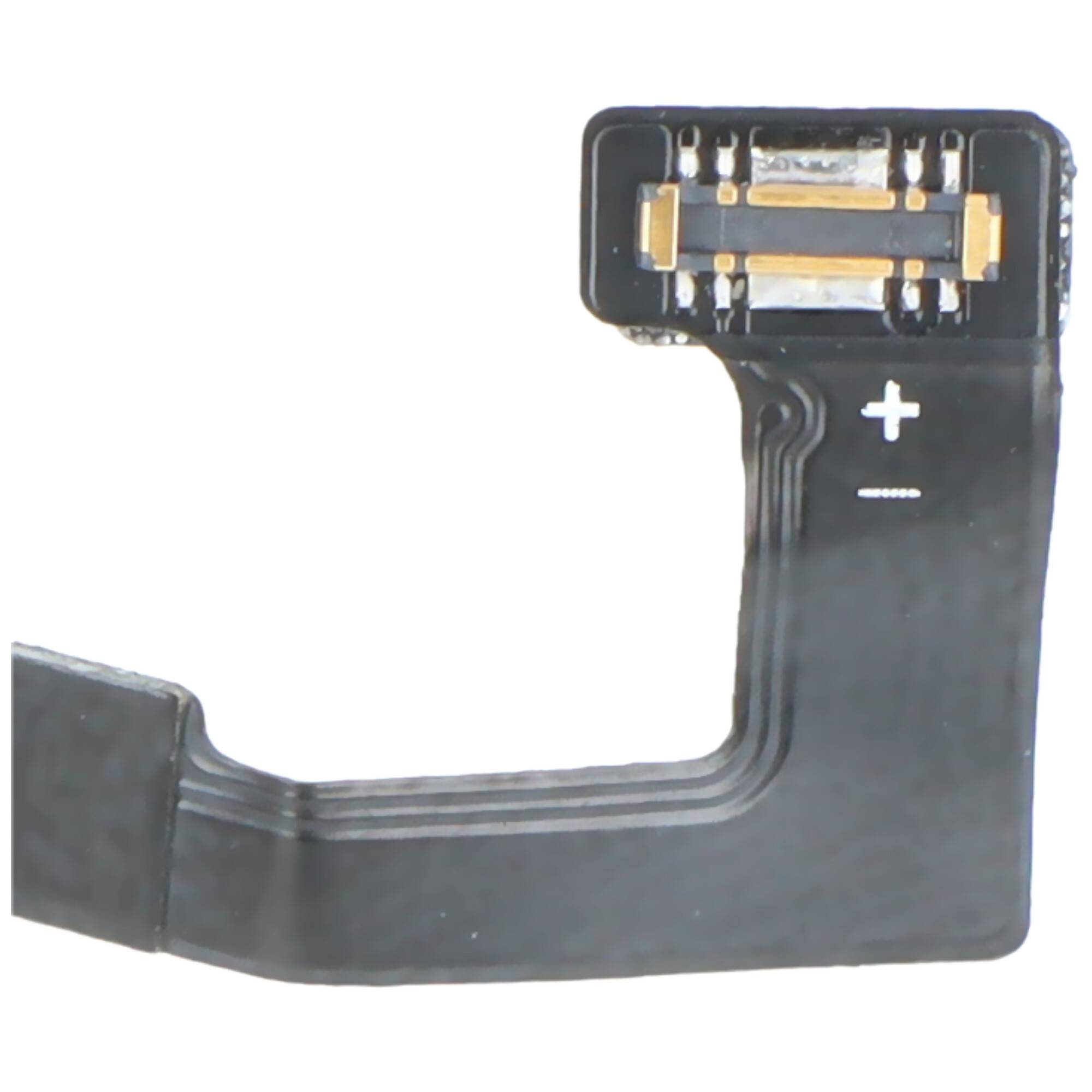 Ein Nahaufnahmebild eines schwarzen elektronischen Steckers mit sichtbaren Metallkontakten, der zur Integration oder Reparatur elektronischer Geräte verwendet wird.