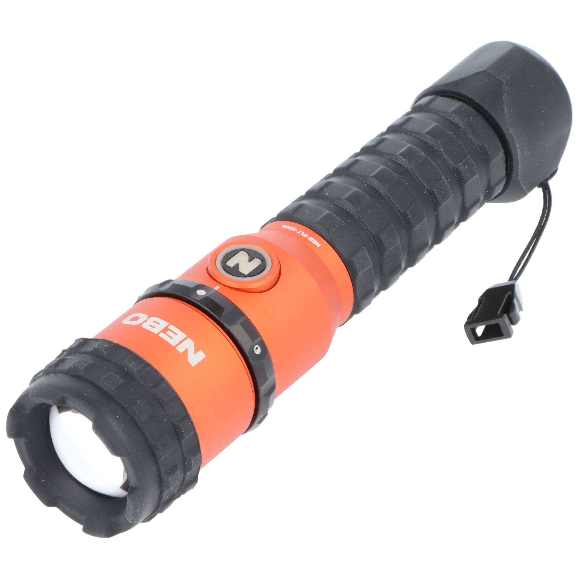 Orange-schwarze robuste Taschenlampe mit Markenlogo, mit strukturiertem Griff und einem Handschlaufen-Befestigung am Ende.