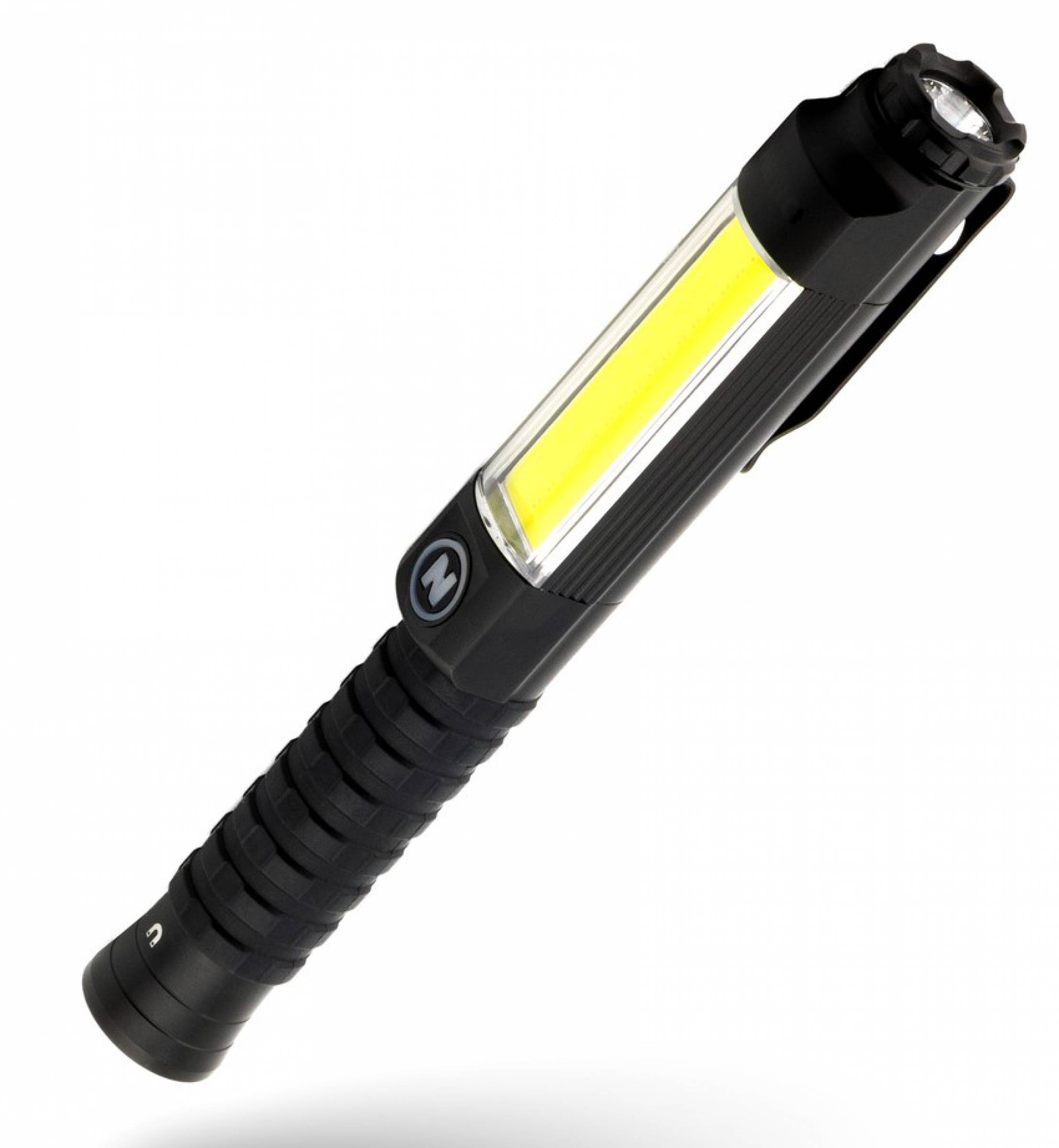 Schwarze LED-Taschenlampe mit gelbem Lichtfeld auf weißem Hintergrund.