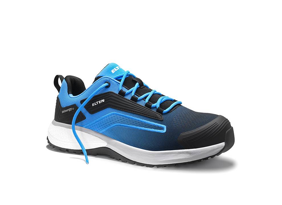 Ein schwarzer und blauer Sportschuh mit weißer Sohle, das Markenlogo an der Seite und blaue Akzente aufweisend, vor einem weißen Hintergrund dargestellt.
