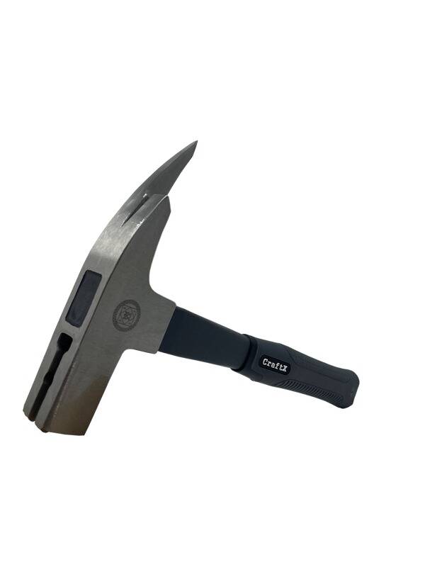 Ein metallischer geologischer Hammer mit Spitzende und gepolstertem Griff mit der Bezeichnung 'CraftX', entwickelt zum Sammeln von Gesteinen und zur Verwendung durch Geologen.