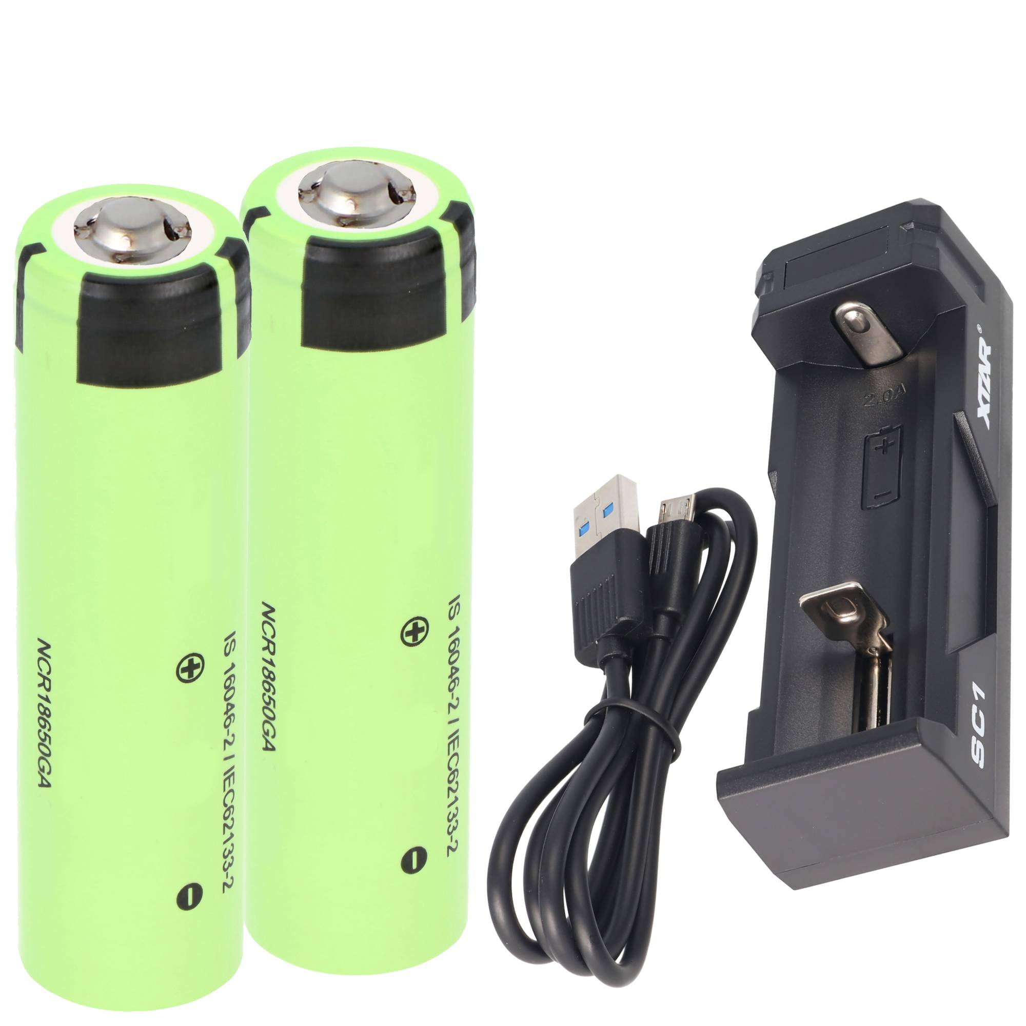 Zwei grüne wiederaufladbare Batterien, ein USB-Ladekabel und ein Einschacht-Batterieslader werden angezeigt.