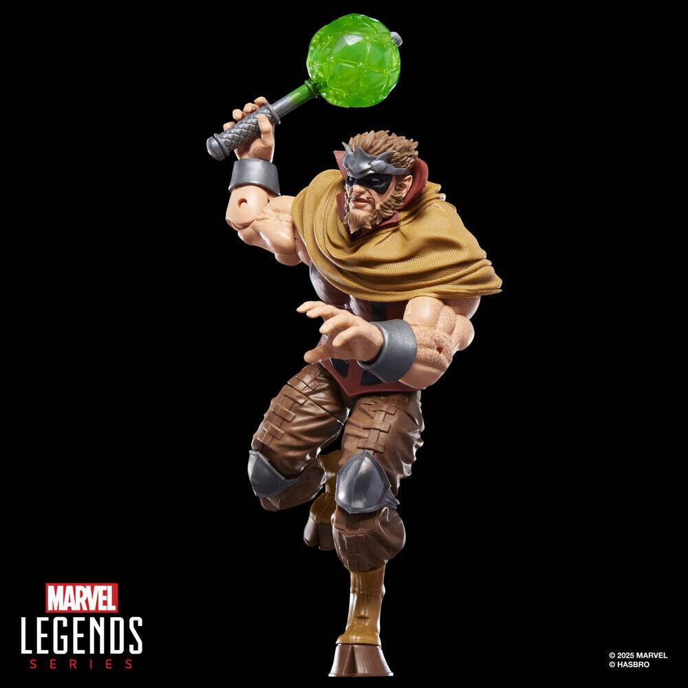 Marvel Legends Actionfigur von Batroc, der mit einem erhobenen grünen Hammer springt, auf schwarzem Hintergrund mit dem Marvel Legends Logo.