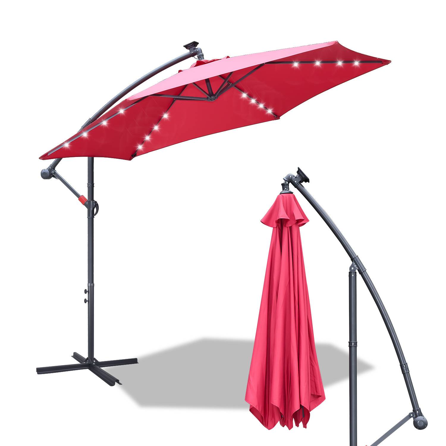 Ein roter Außenschirm mit LED-Lichtern ist aufgespannt auf einem Ständer zu sehen, neben einer geschlossenen Version. Der Ständer verfügt über ein Kurbelgetriebe zur Verstellung.