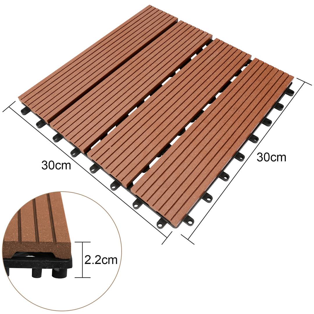 Braune verschlungene Terrassenfliesen, je 30 cm Quadrat und 2,2 cm hoch, in zusammengebauter Form dargestellt.