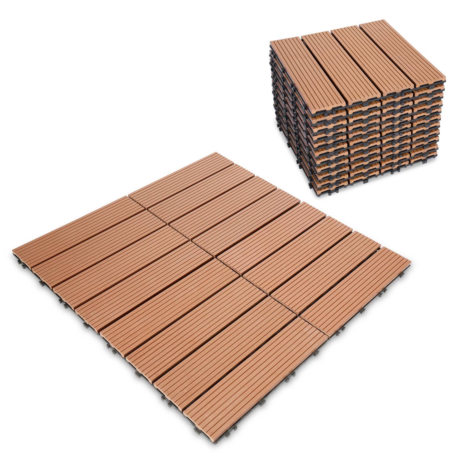 Verschlungene Verbunddeckungsfliesen in Gitteranordnung und als gestapelter Stapel dargestellt, die Vielseitigkeit und einfache Montage hervorheben.