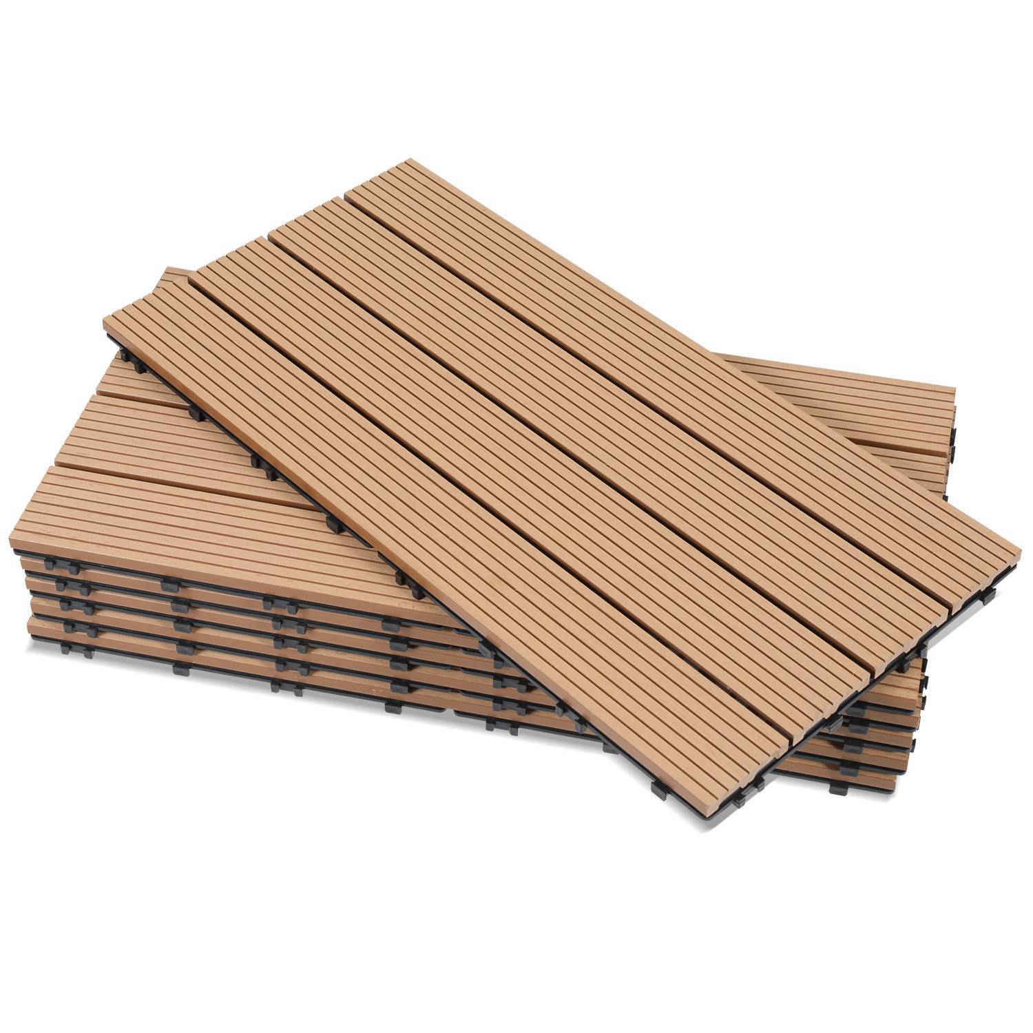Stapel von ineinandergreifenden braunen Verbundwerkstoff-Terrassenfliesen, entwickelt für Außenbodenbeläge, mit strukturierter Rillenoberfläche.