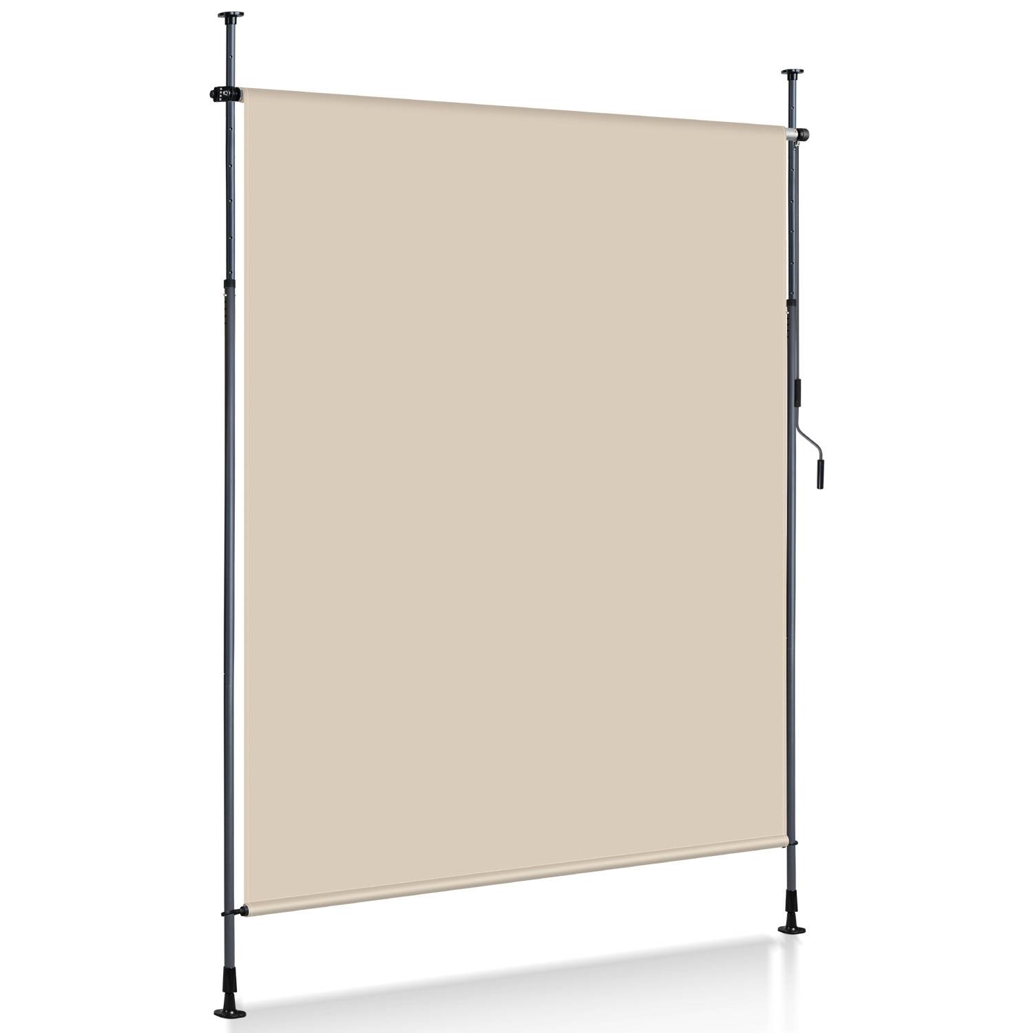 Ein beiger ausziehbarer Raumteiler mit schwarzen verstellbaren Stangen, verwendet zum Schaffen von Privatsphäre in einem Raum.