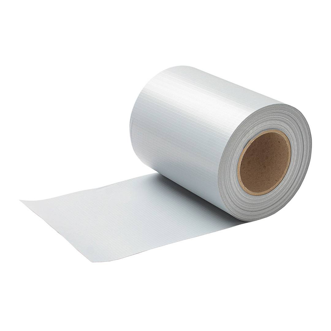 Eine Rolle weißes Siegelband mit glänzender Oberfläche, leicht abgerollt, um die Textur zu zeigen.