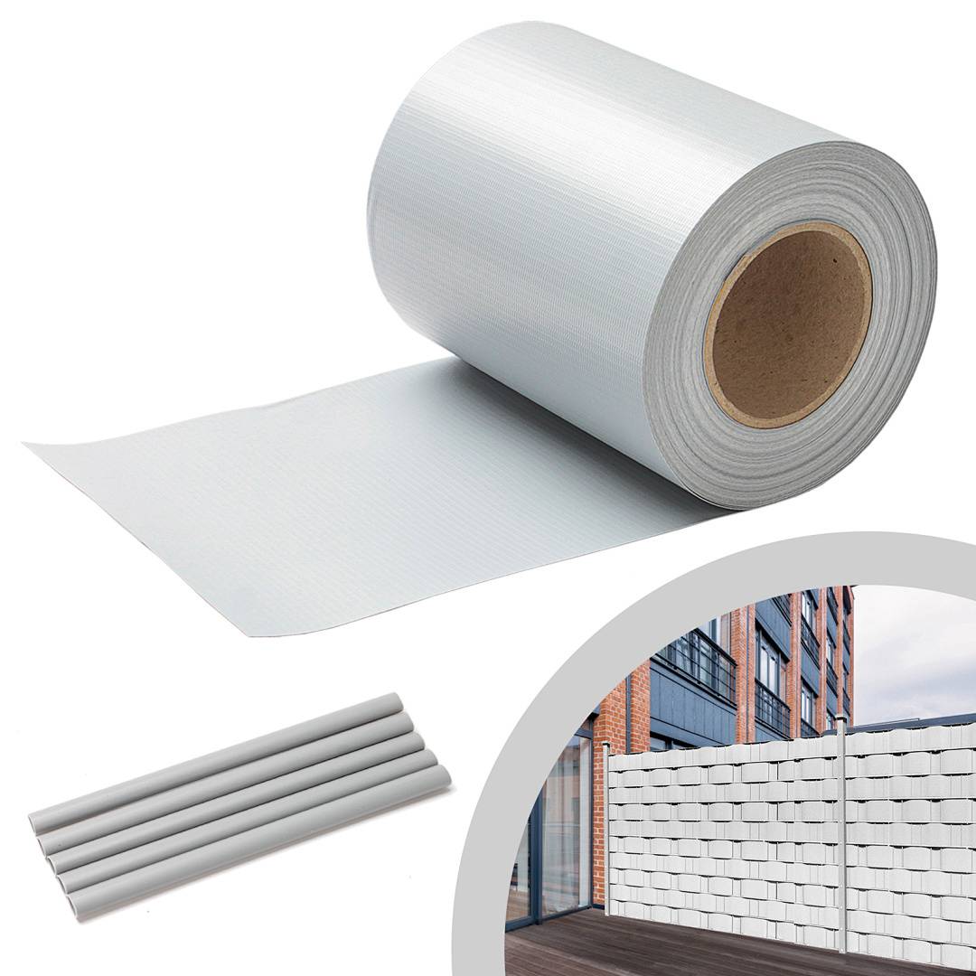 Eine Rolle weißes Klebeband, vier kurze Rohre und eine Wand, die mit dem Klebeband zur Verdeutlichung abgedeckt ist. Die Komponenten deuten auf die Verwendung im Bau oder bei Reparaturen hin.