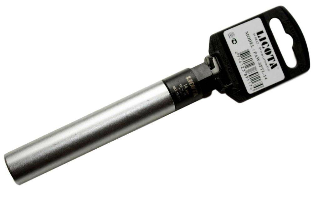 Ein metallischer L-förmiger Innensechskantschlüssel mit einem langen silbernen Griff und einem schwarzen Etikett an der Biegung. Das Etikett enthält Text und einen Barcode.