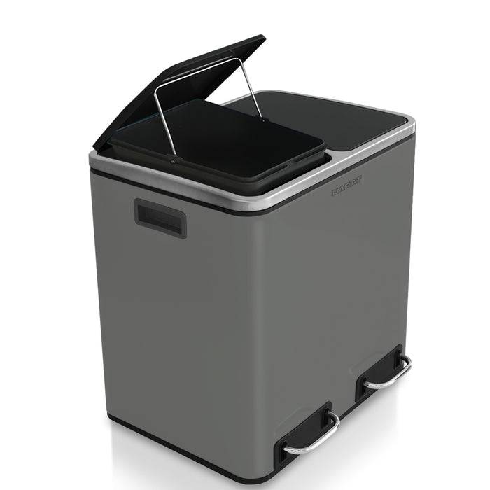 Ein Edelstahl-Mülleimer mit zwei Fächern, Fußpedal, offener Deckel und zwei Bereichen zur Mülltrennung und Recycling.
