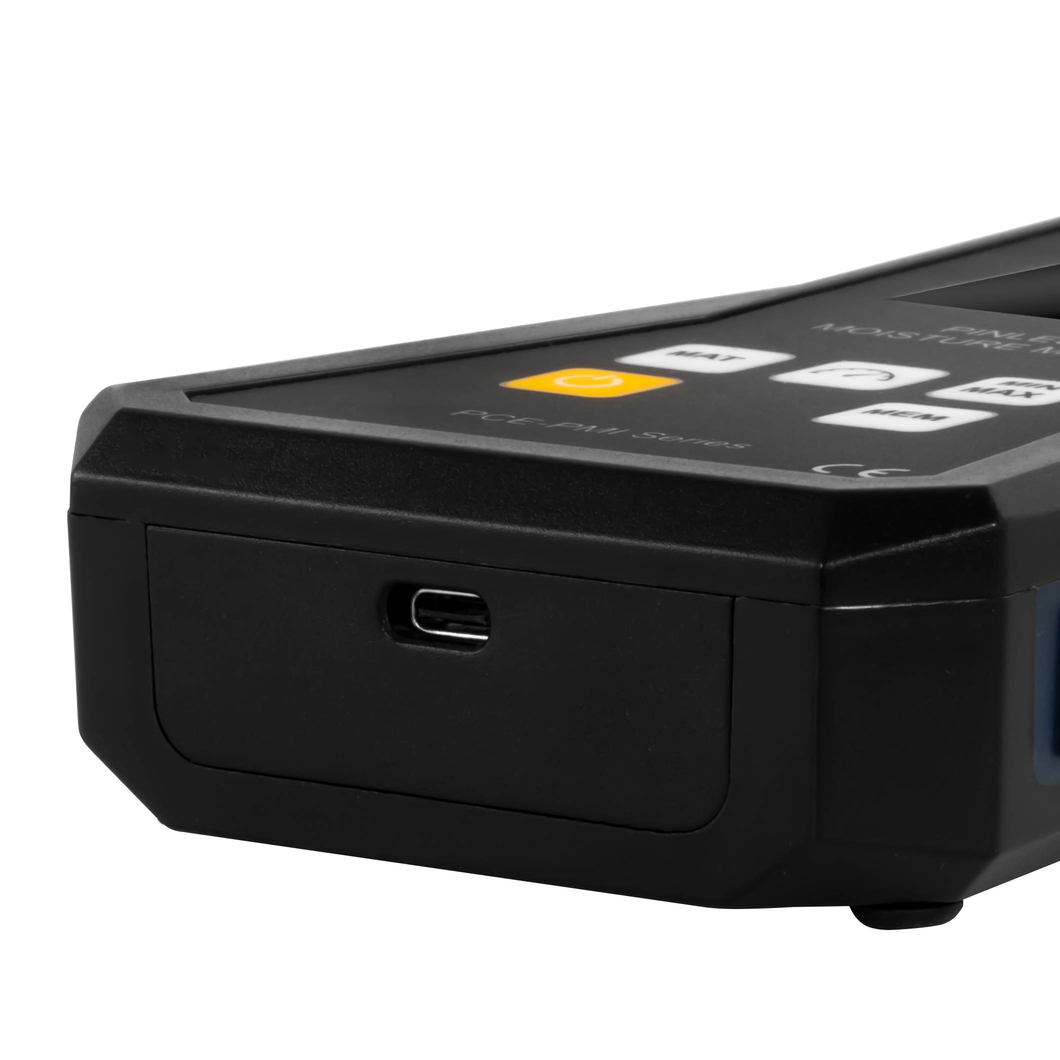 Ein schwarzes tragbares elektronisches Gerät mit einem USB-C-Ladeanschluss an der Seite, das Tasten und Symbole auf der oberen Oberfläche anzeigt.