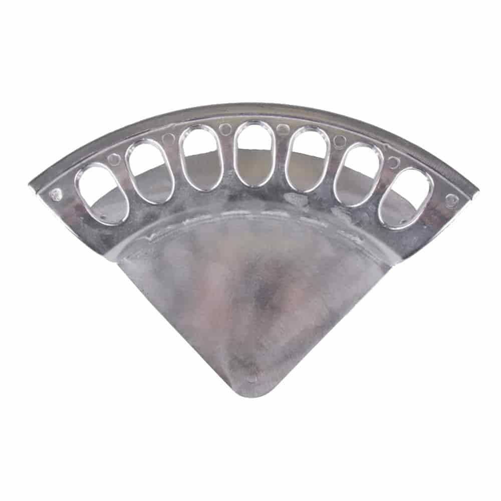 Eine Halbkreis-Metallplatte mit neun ovalen Löchern entlang der geraden Kante, möglicherweise für Montage- oder Belüftungszwecke.