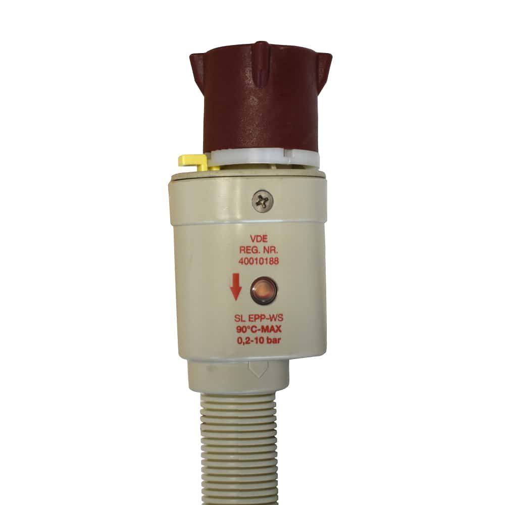 „Eine Nahaufnahme eines Warmwasserspeicher-Sicherheitsventils mit brauner Kappe und weißem Gehäuse, gekennzeichnet mit „VDE