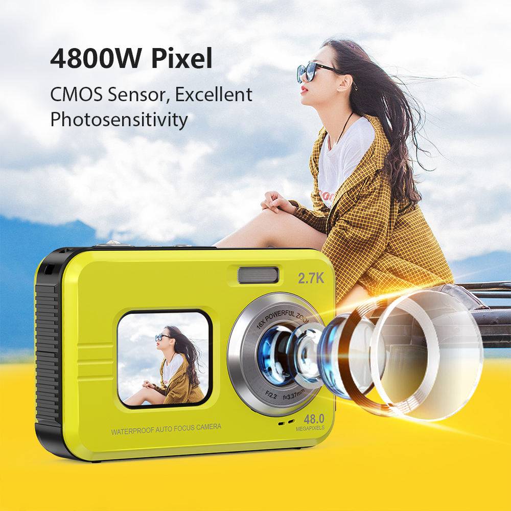 Eine Frau sitzt am Strand und trägt eine Sonnenbrille, aufgenommen von einer gelben wasserdichten Kamera. Der Text lautet: „4800W Pixel, CMOS-Sensor, hervorragende Lichtempfindlichkeit.