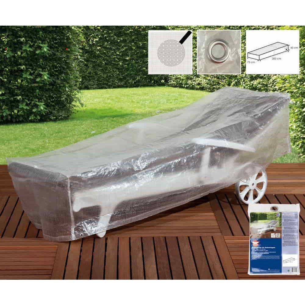Liegestuhl für den Außenbereich, bedeckt mit einer transparenten Schutzfolie auf einem Holzbelag, mit Produktverpackung und Detailansätzen für Material.