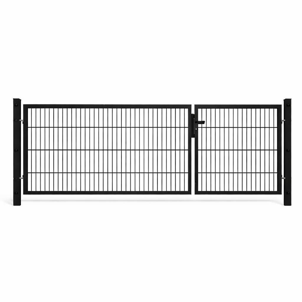 Schwarzes Metalltor mit vertikalen und horizontalen Stäben, montiert zwischen zwei schwarzen Pfosten, mit einer Verriegelung in der Mitte zum Öffnen.