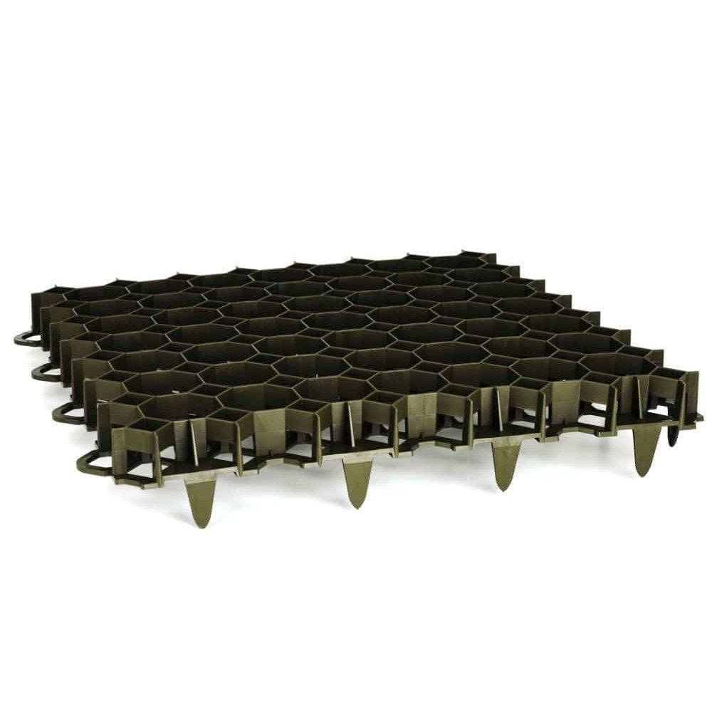 Wabengitter-Pflasterstein mit sechseckigen Zellen, entwickelt zur Oberflächenstabilisierung. Spitzen auf der Unterseite für sichere Bodenbefestigung.