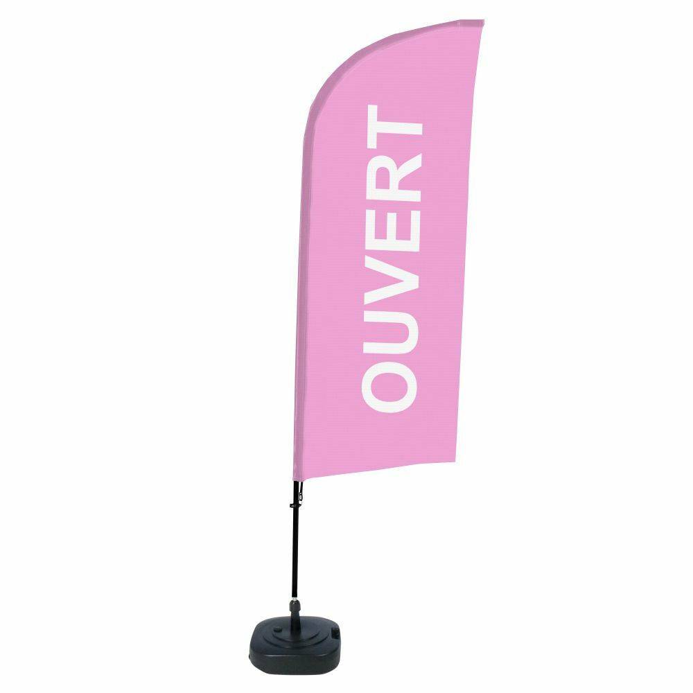 Flagge mit dem Wort „OUVERT