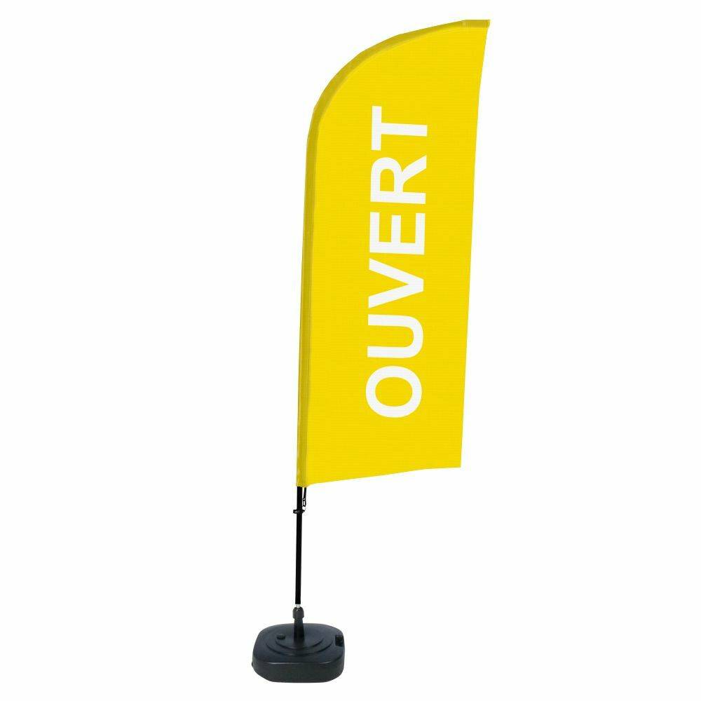 Gelbe Flagge mit dem Wort „OUVERT