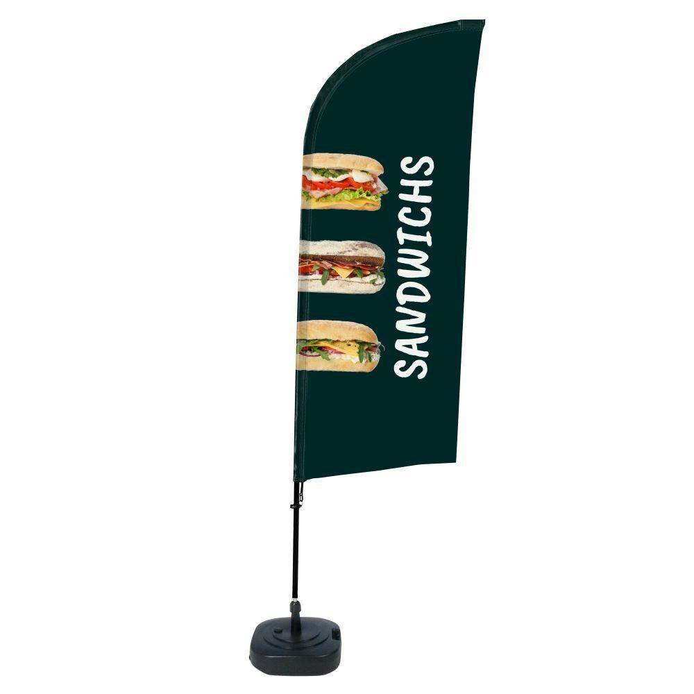 Ein vertikales Flaggenbanner mit drei Sandwich-Bildern und dem Wort „SANDWICHES