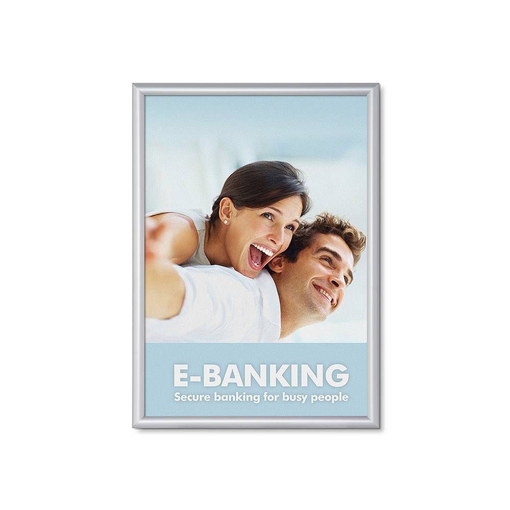 Paar lächelnd auf einem gerahmten Poster mit Text „E-Banking: Sicheres Bankgeschäft für vielbeschäftigte Menschen