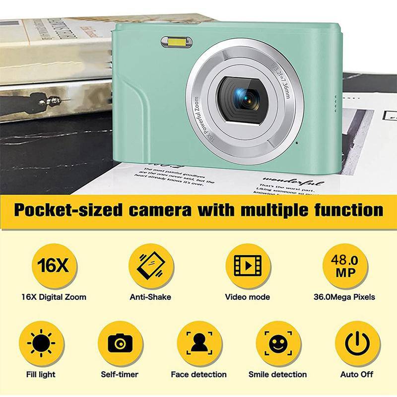 Eine hellblaue Kamera auf einem Tisch mit aufgelisteten Funktionen: „16x digitaler Zoom