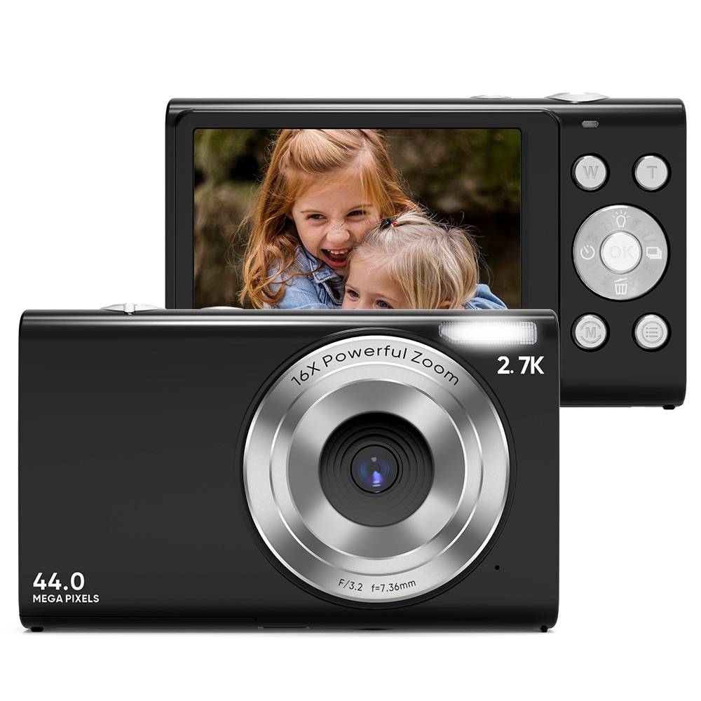 Eine schwarze digitale Kamera wird gezeigt, die ein hinteres Display mit einem Bild von zwei lächelnden Kindern aufweist und mit „44,0 Megapixel