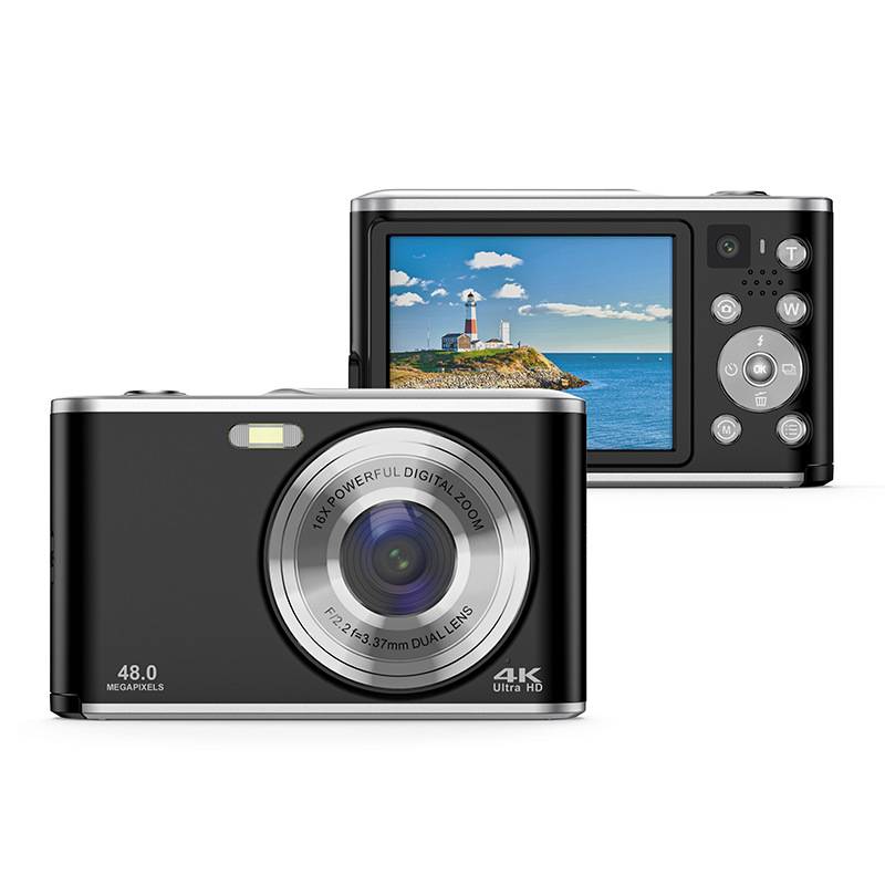 Eine digitale Kamera mit der Vorderseite, die ein Objektiv mit der Aufschrift „16X Powerful Digital Zoom