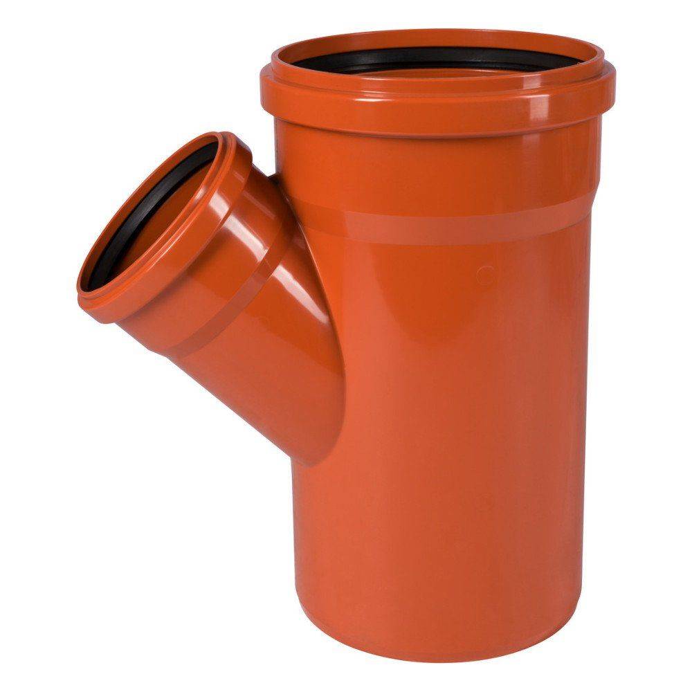 Orangefarbener Kunststoffrohrverbinder mit Y-förmiger Verbindung, mit zwei Öffnungen in einem 45-Grad-Winkel zum Verbinden von Sanitär- oder Abwasserrohren.