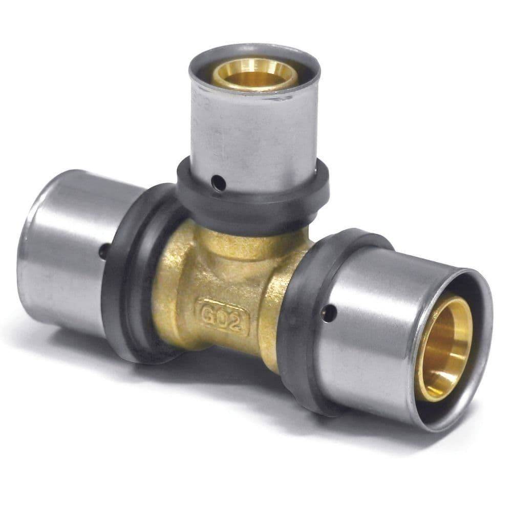 Ein Metallrohrverbinder mit drei Öffnungen, die in einer T-Form angeordnet sind und zum Verbinden von Rohren in Sanitär- oder mechanischen Systemen verwendet werden.