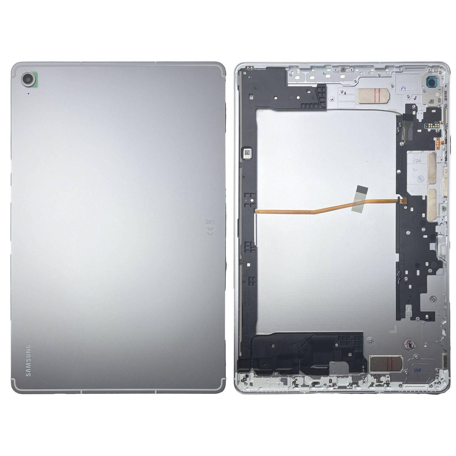 Das Bild zeigt ein zerlegtes Tablet, das sowohl seine Rückseite als auch die internen Komponenten nebeneinander darstellt.